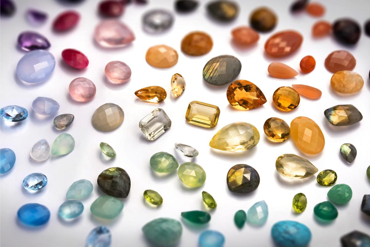 Birthstones: Between legends and virtues