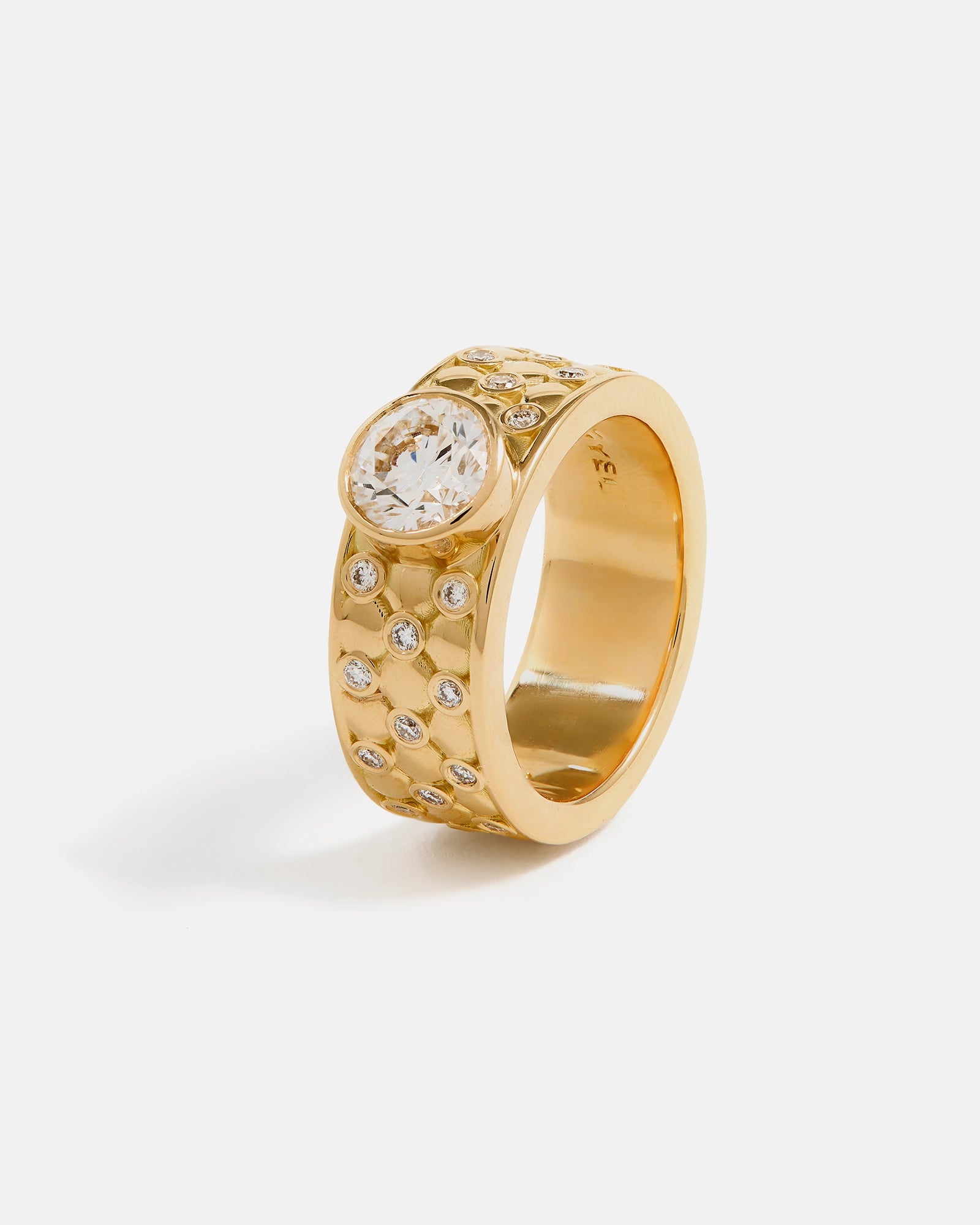 Jeanne Ring in 18k Fairmined Yellow Gold with Lab-grown Diamonds