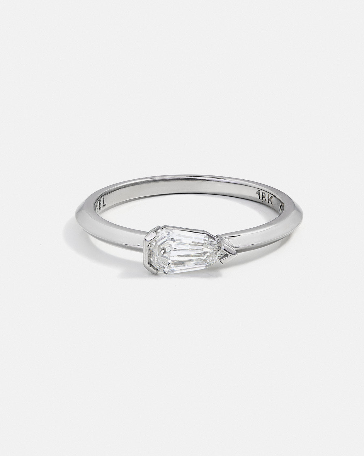 Arrow Ring in Fairmined White Gold with 0.55ct Canadian Diamond