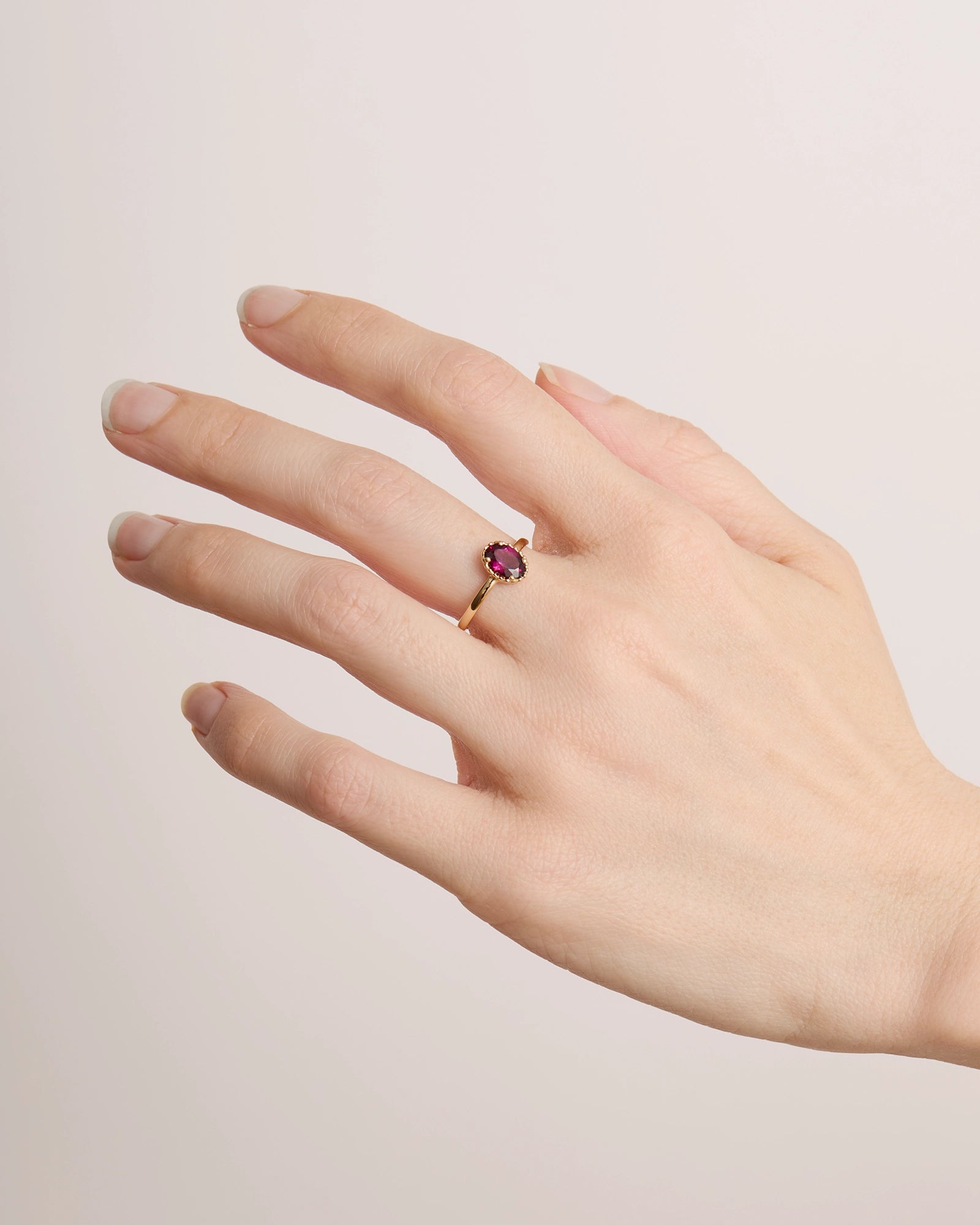 Oval Galatée Ring in 14k Yellow Gold with Purple Garnet