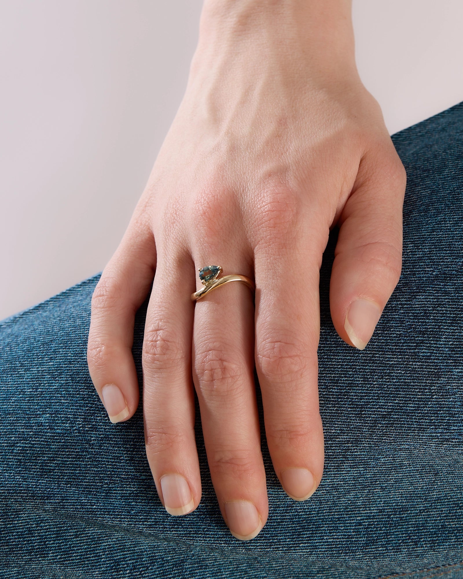 Bague Pyrus Vague en Or Certifié Fairmined et Saphir d'Australie
