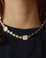 Collier Neptune avec Perles Blanches et Irisées