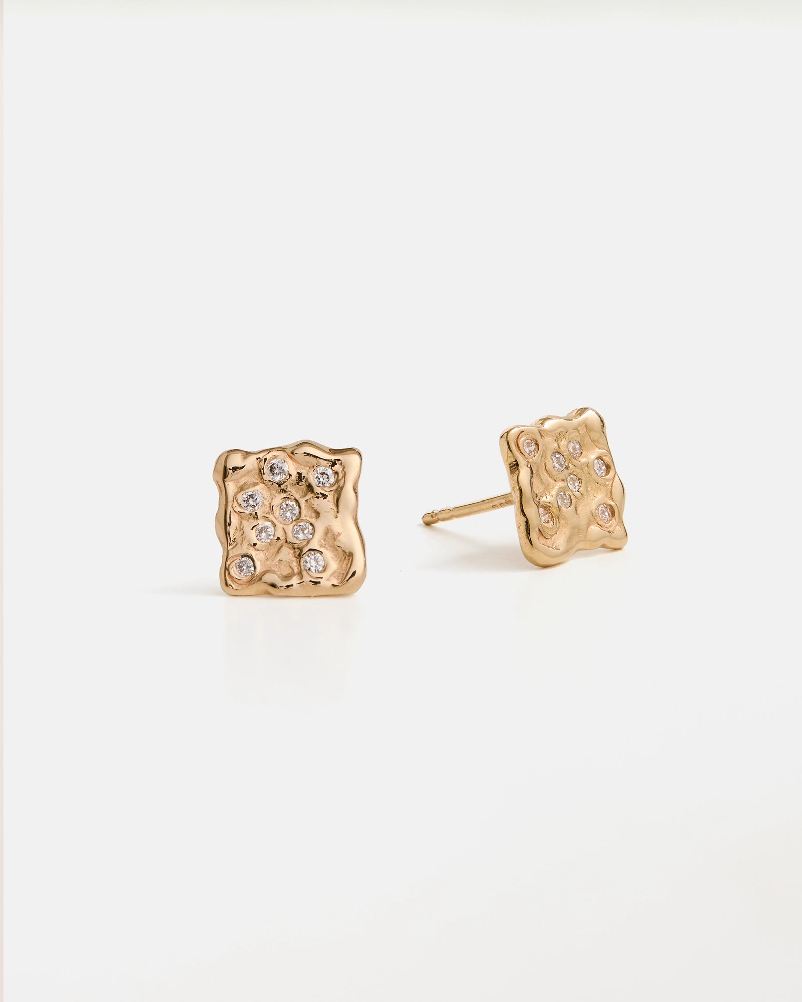Boucles D'Oreilles Forge Constellation en Or 14k avec Diamants de Laboratoire