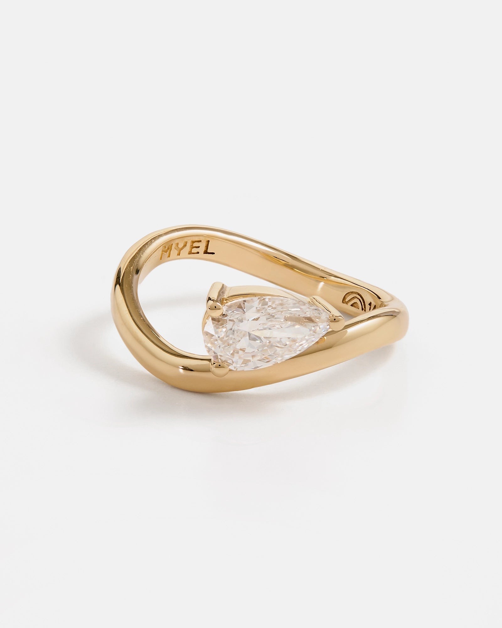 Pyrus Wave Ring in 14k Yellow Gold with Diamond