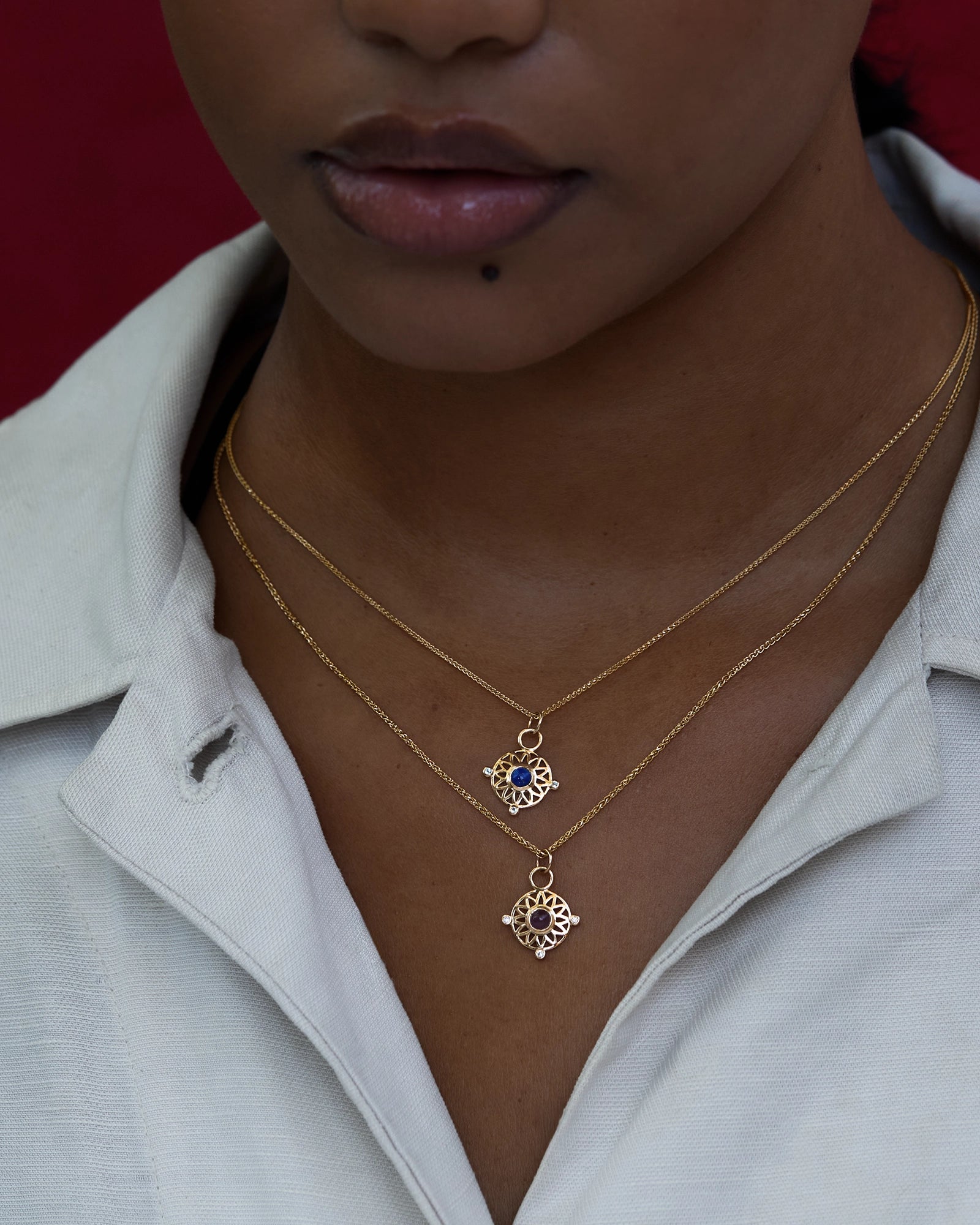 Pendentif Talisman en or Jaune 14k avec Lapis Bleu du Chili et Topaz Bleu