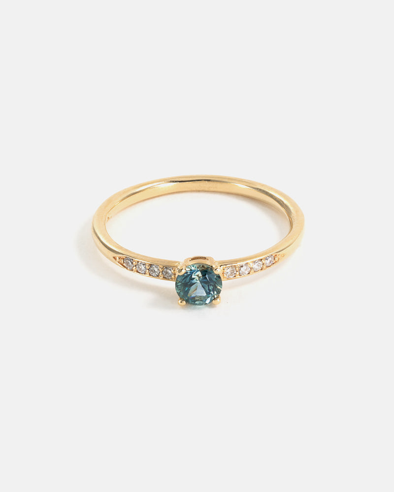 Solitaire Pavé Ring with Montana Sapphire and Stratura Wave with Lab Grown Diamonds