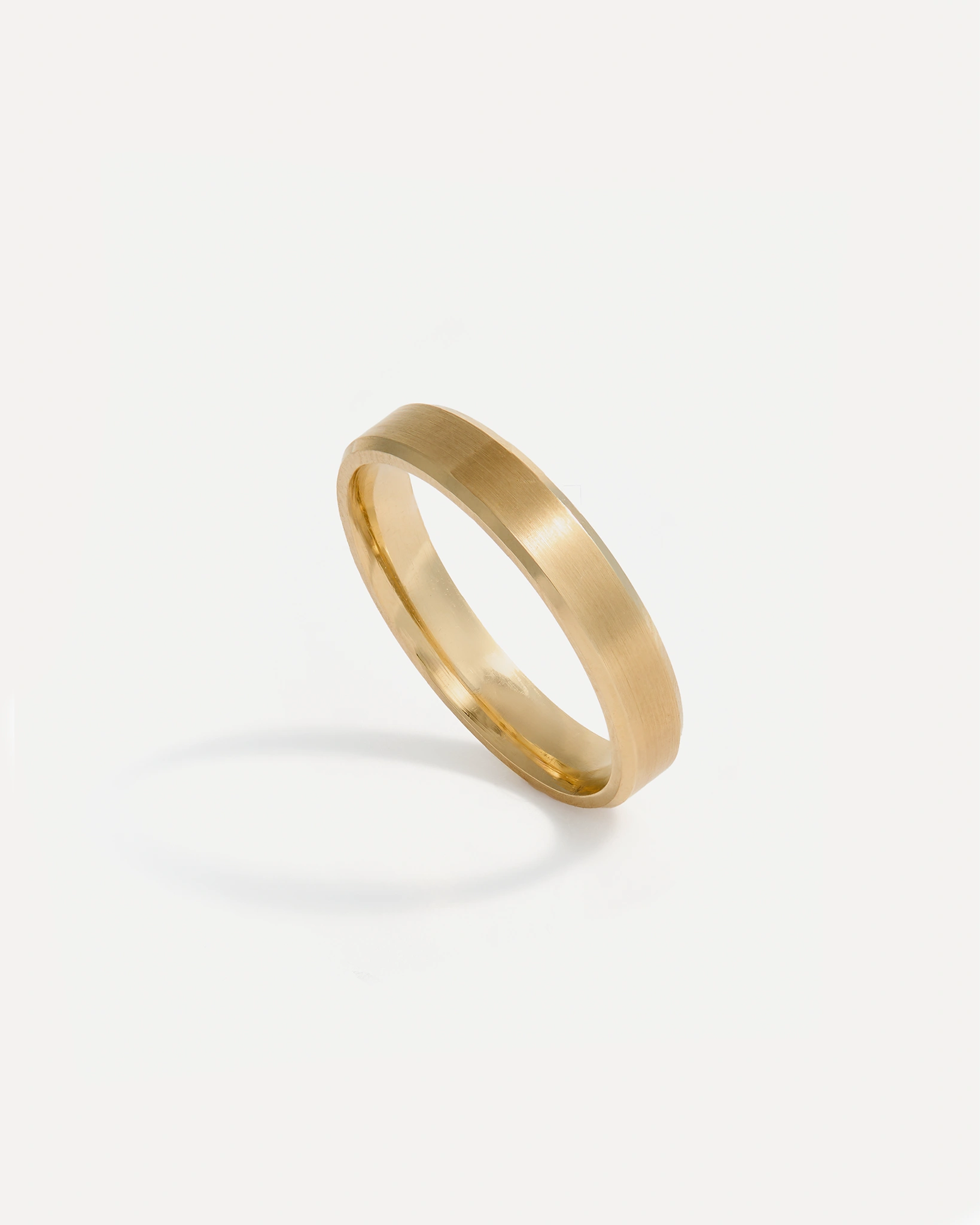 Uomo Ring in 14k Gold 4mm