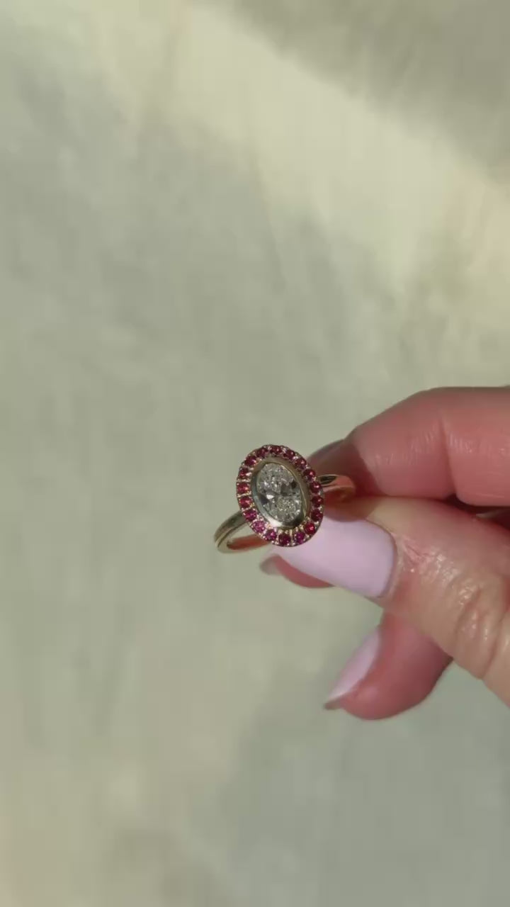 Bague Rétro en Or 14k avec Diamant de Laboratoire et Rubis