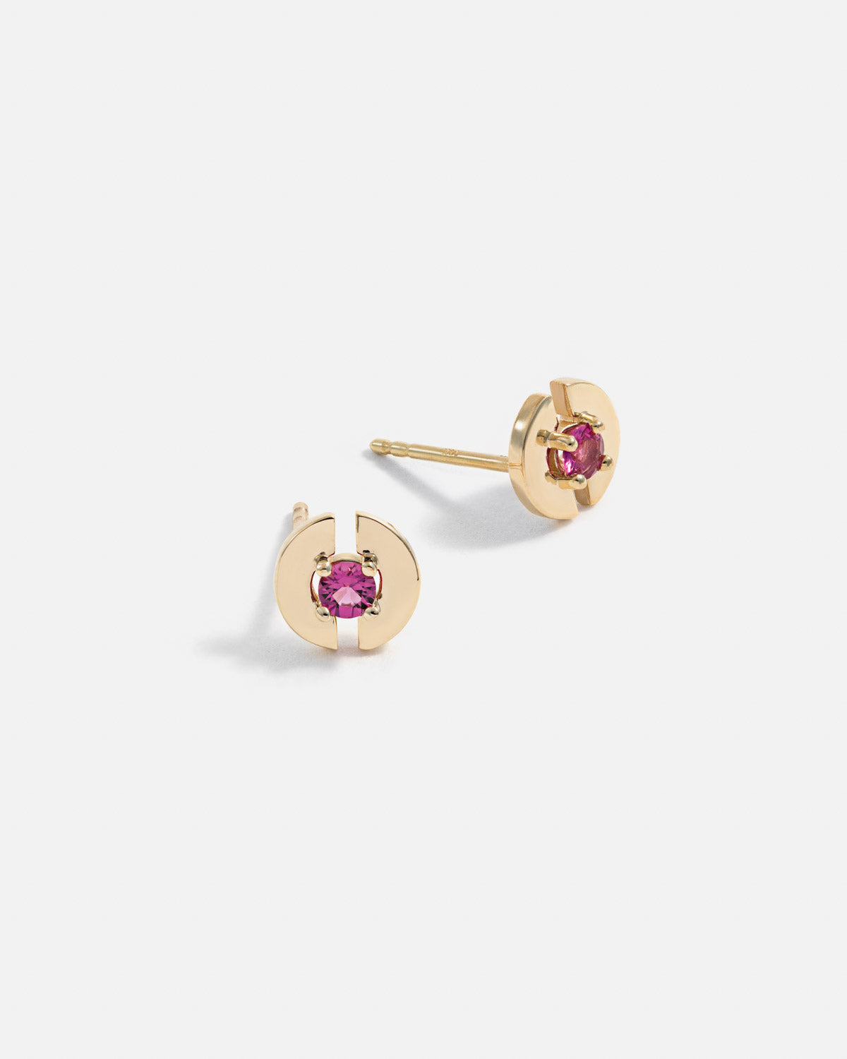 Stein Stud Earrings in Yellow Gold with Pink Tourmaline