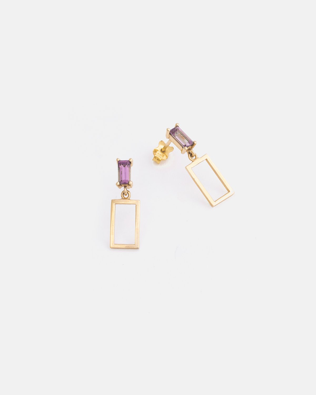 Liaisons Earrings in Yellow Gold with Purple Spinel