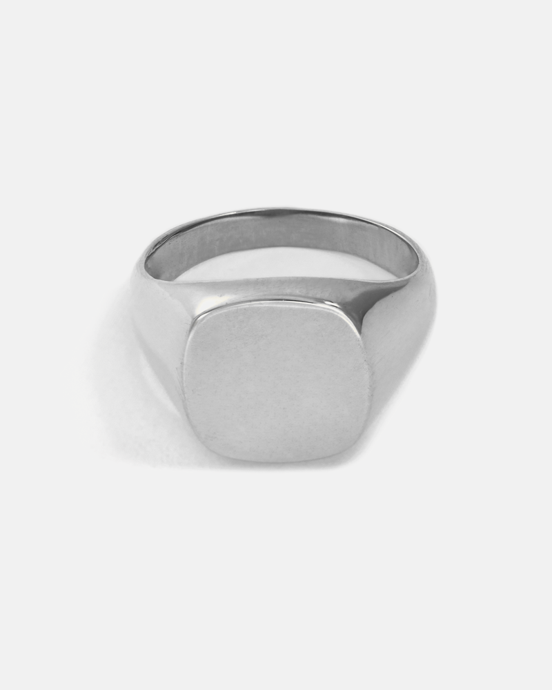 Nyx Ring in Silver