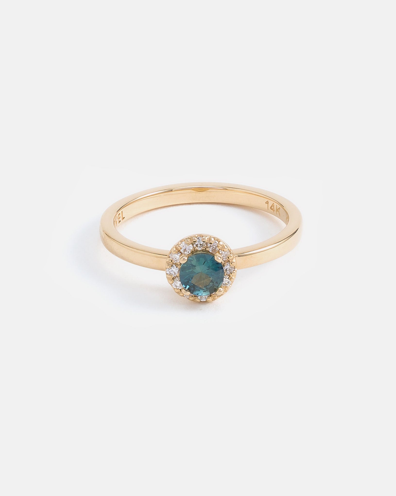 Round Halo Ring In Fairmined Gold with Blue Sapphire and lab grown Diamonds