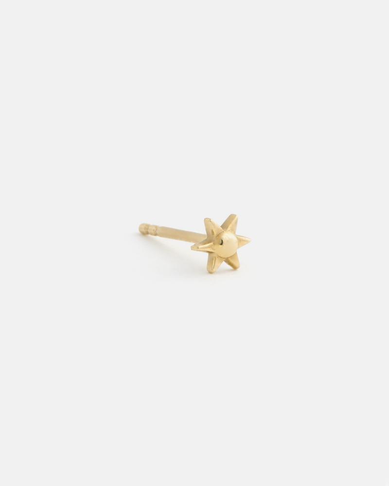 Single Mini Star Earring in Yellow Gold